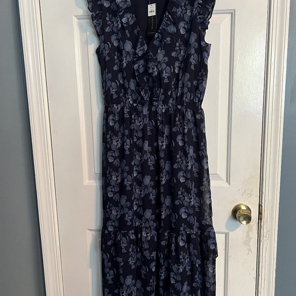 Banana Republic Midi-Dress. Navy Blue Floral print. Cap Sleeves. Tiered … - Picture 2 of 5